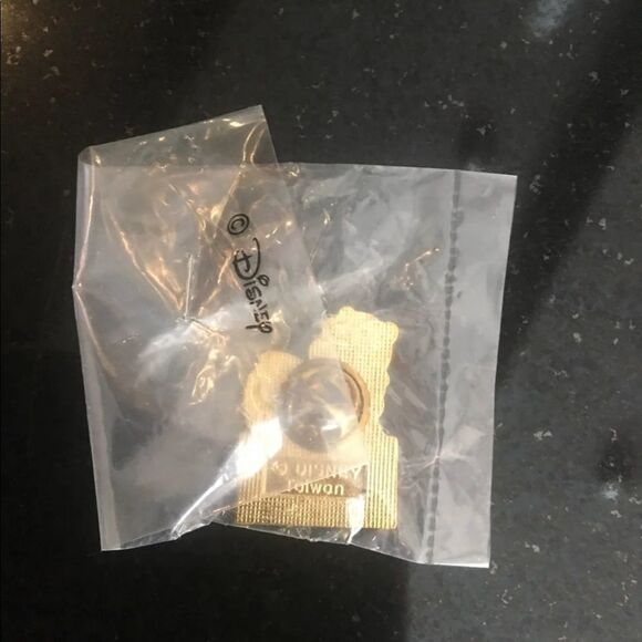 Disney Vintage  Winnie the Pooh Pin - Picture 2 of 2